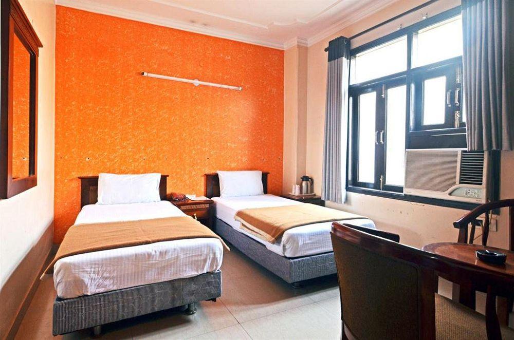 Hotel Sunrise Delhi  Exterior photo