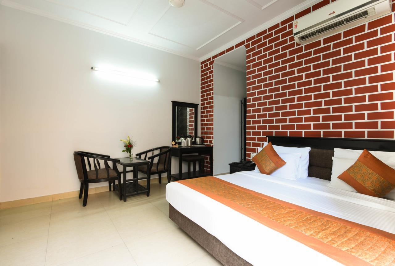 Hotel Sunrise Delhi  Exterior photo
